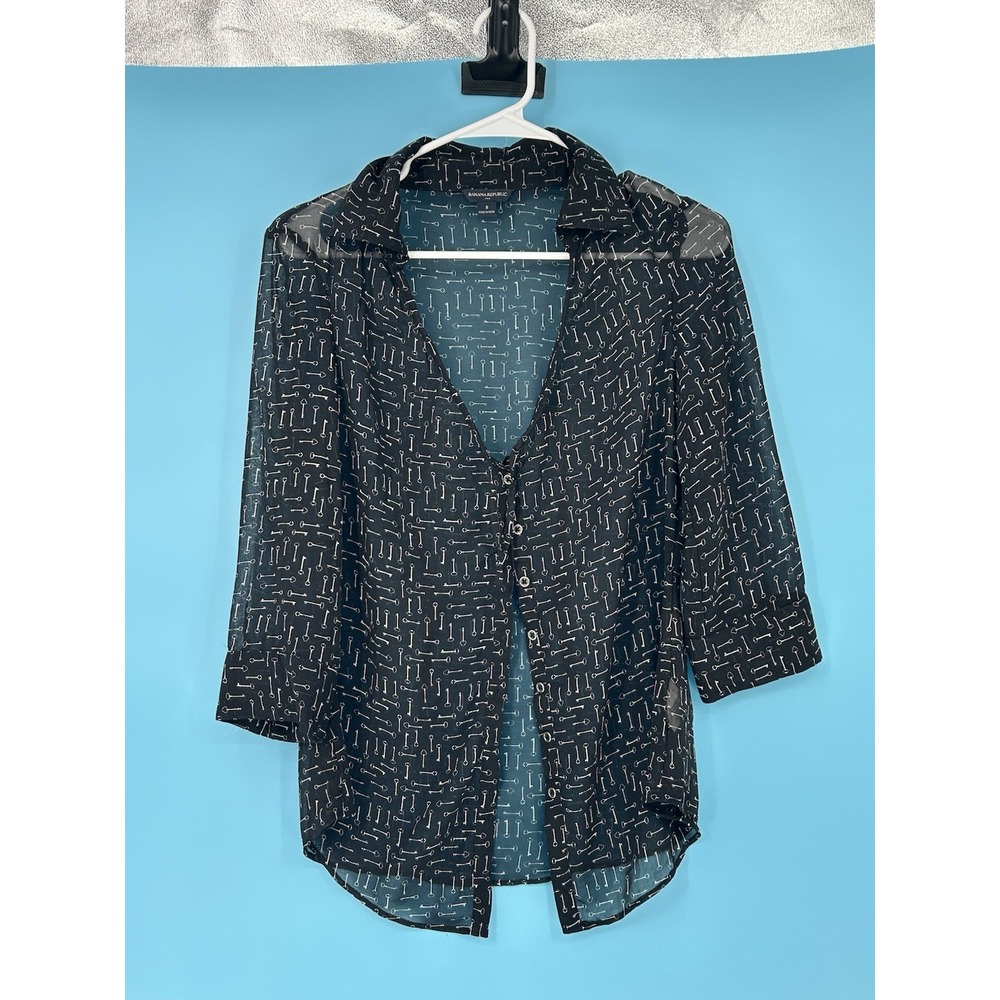 Banana‎ Rupublic Woman's Blouse Size Small Sheflon Black Vneck Key Design